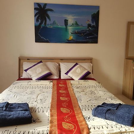 Sunshine Guesthouse Patong Екстериор снимка