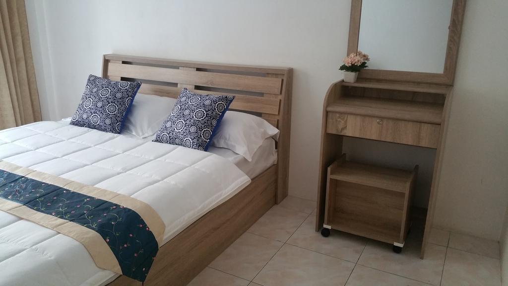 Sunshine Guesthouse Patong Екстериор снимка