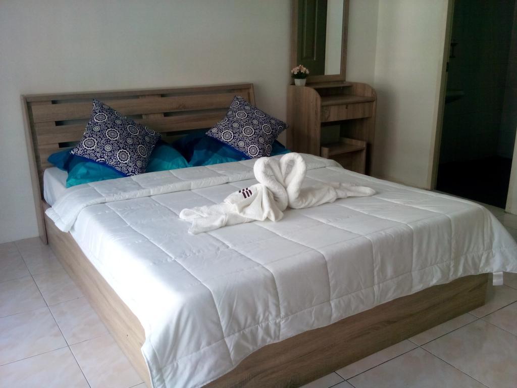 Sunshine Guesthouse Patong Екстериор снимка