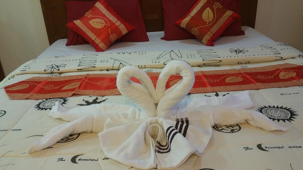 Sunshine Guesthouse Patong Екстериор снимка