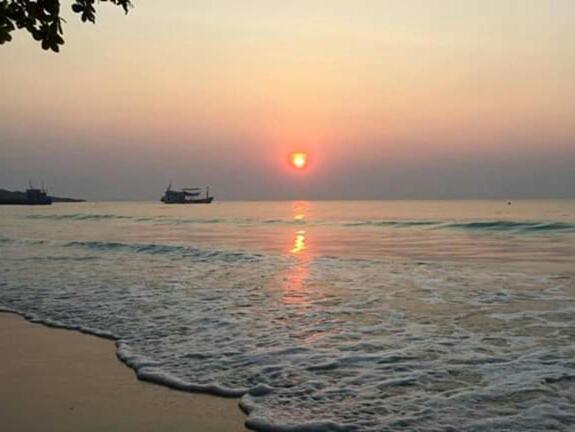 Sunshine Guesthouse Patong Екстериор снимка