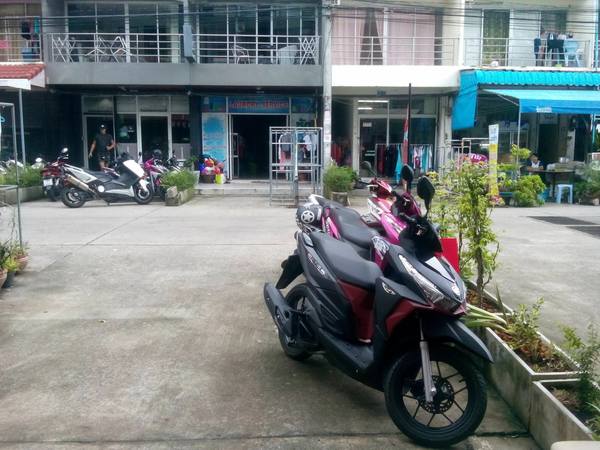 Sunshine Guesthouse Patong Екстериор снимка