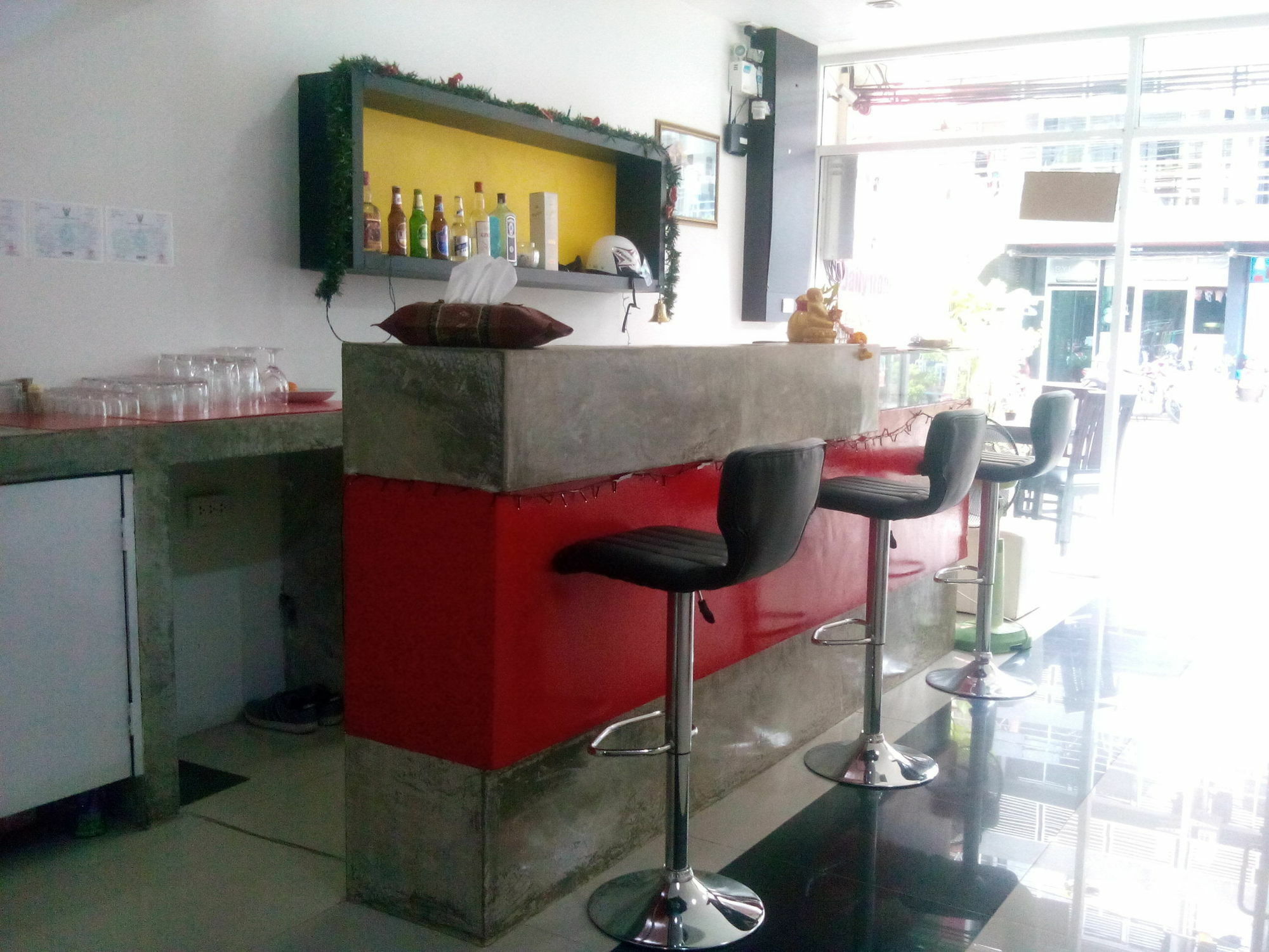 Sunshine Guesthouse Patong Екстериор снимка