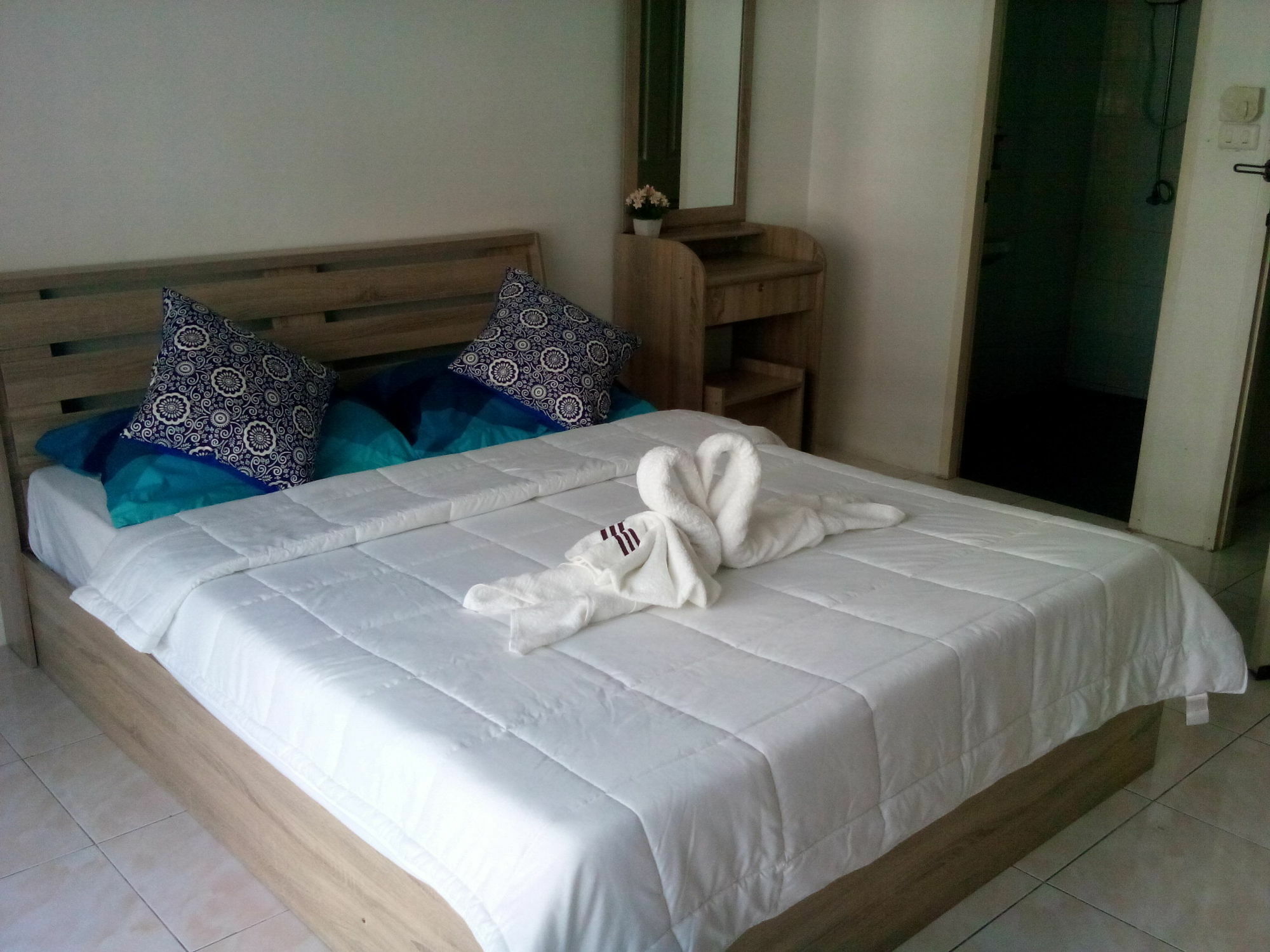 Sunshine Guesthouse Patong Екстериор снимка