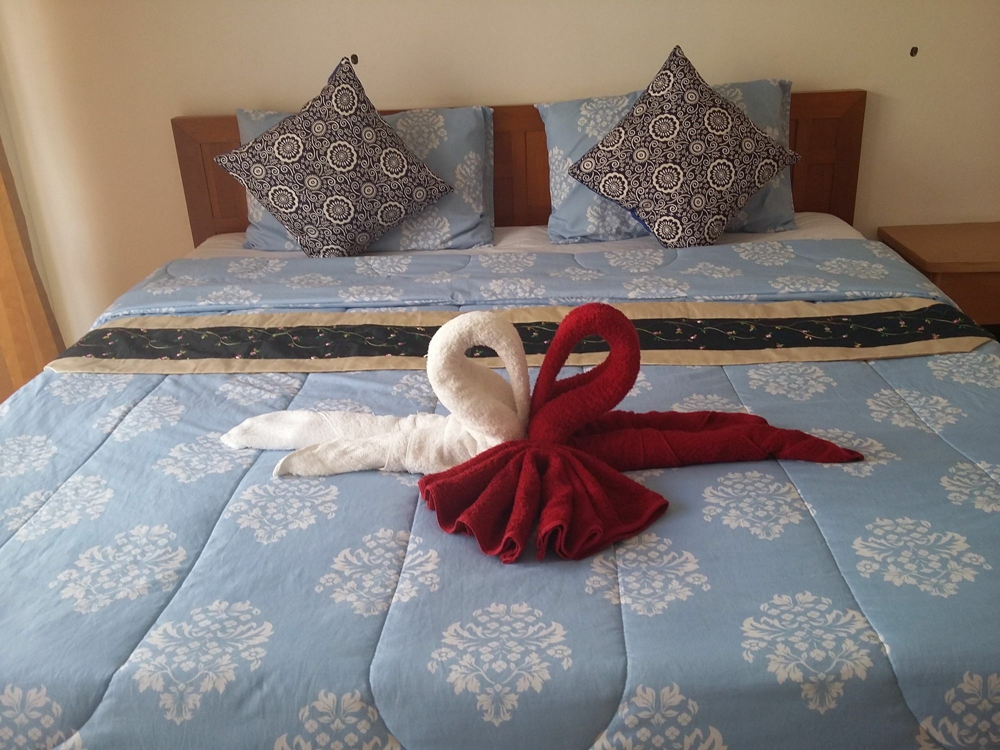 Sunshine Guesthouse Patong Екстериор снимка